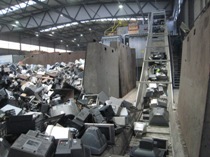 Machines for chipping and crushing of wood waste